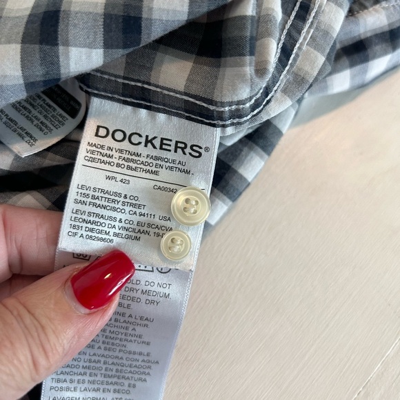 Dockers Men’s Long Sleeve Button Down Shirt

Size XL - Picture 4 of 8